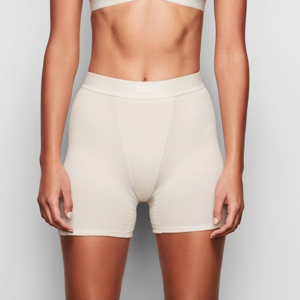 SKIMS cotton rib boxer  color bone size small